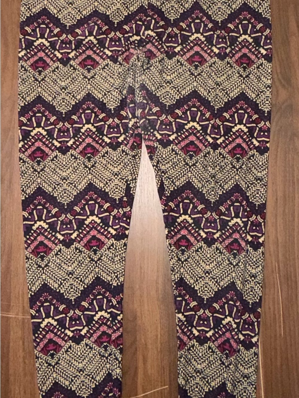 LuLaRoe Tall & Curvy Geometric Printed Leggings Purple Cream